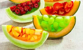 ژله مهمانی را اینگونه تزئین کنید/ویدئو