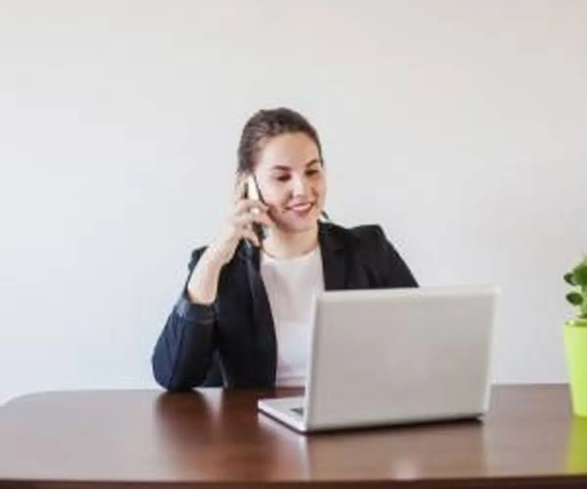 آداب استفاده از تلفن همراه در محل کار