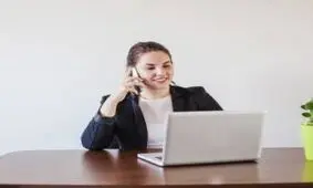 آداب استفاده از تلفن همراه در محل کار