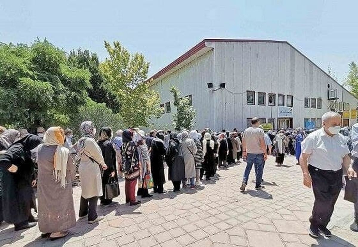 تعداد زیادی از بیماران کرونایی سالمند در صفهای واکسیناسیون مبتلا شدهاند