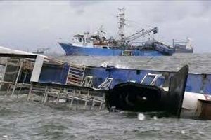 واژگونی کشتی مسافربری با شش کشته