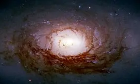 قلب درخشان یک کهکشان مارپیچی!