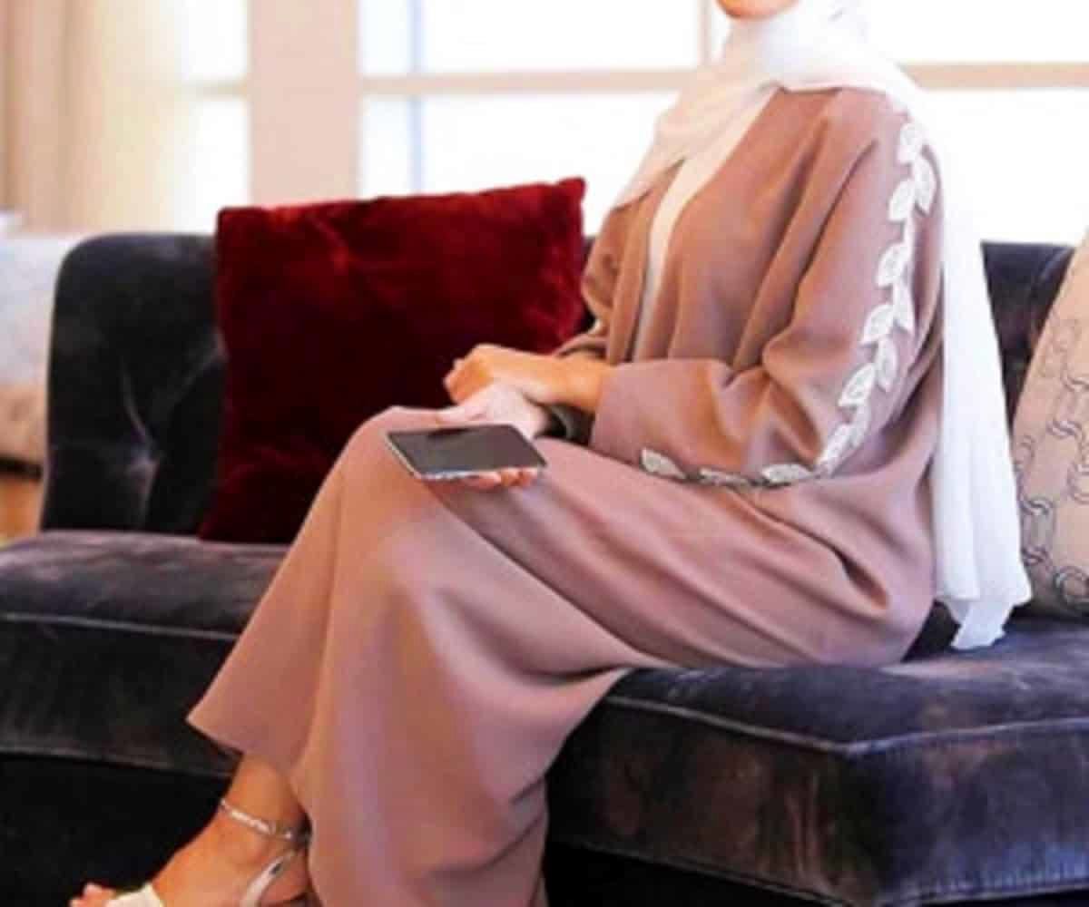 فوت و فن خوش تیپی با مانتوی بلند/ تصاویر