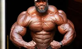 این مرد فقط بالاتنه دارد!/ ویدئو