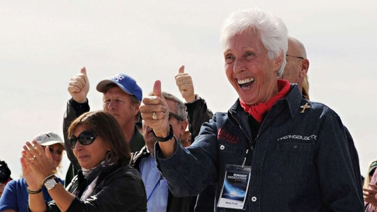 حضور یک زن ۸۲ ساله در اولین پرواز فضایی "بلو اوریجین" متعلق به مالک آمازون
