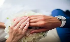 ازدواج مرد جوان با دختری دو برابر قد خودش!/ تصویر