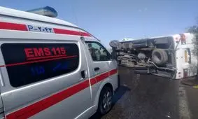 ۹ مصدوم در برخورد ون با درخت در اهواز