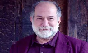 دیدار اکبر عبدی با دوست قدیمی‌اش و زنده نگه داشتن یاد آتیلا پسیانی/ ویدئو 