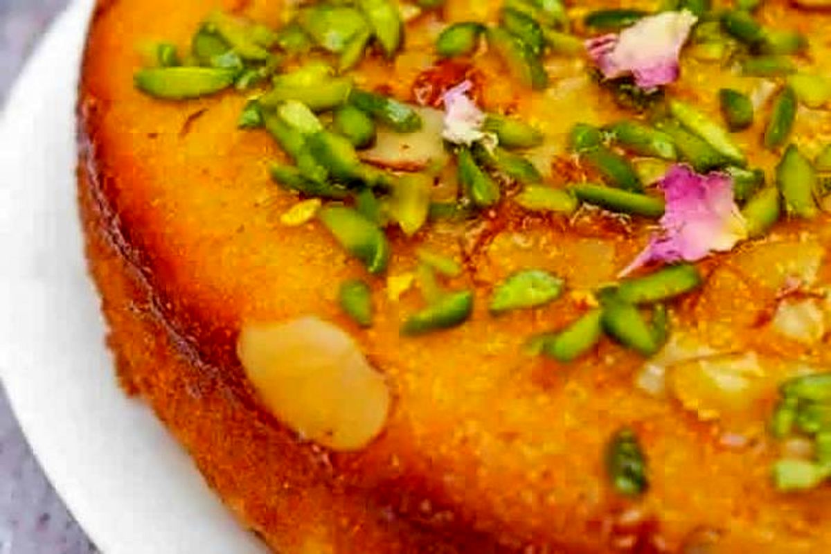 طرز تهیه کیک زعفرانی بدون فر با طعمی جذاب