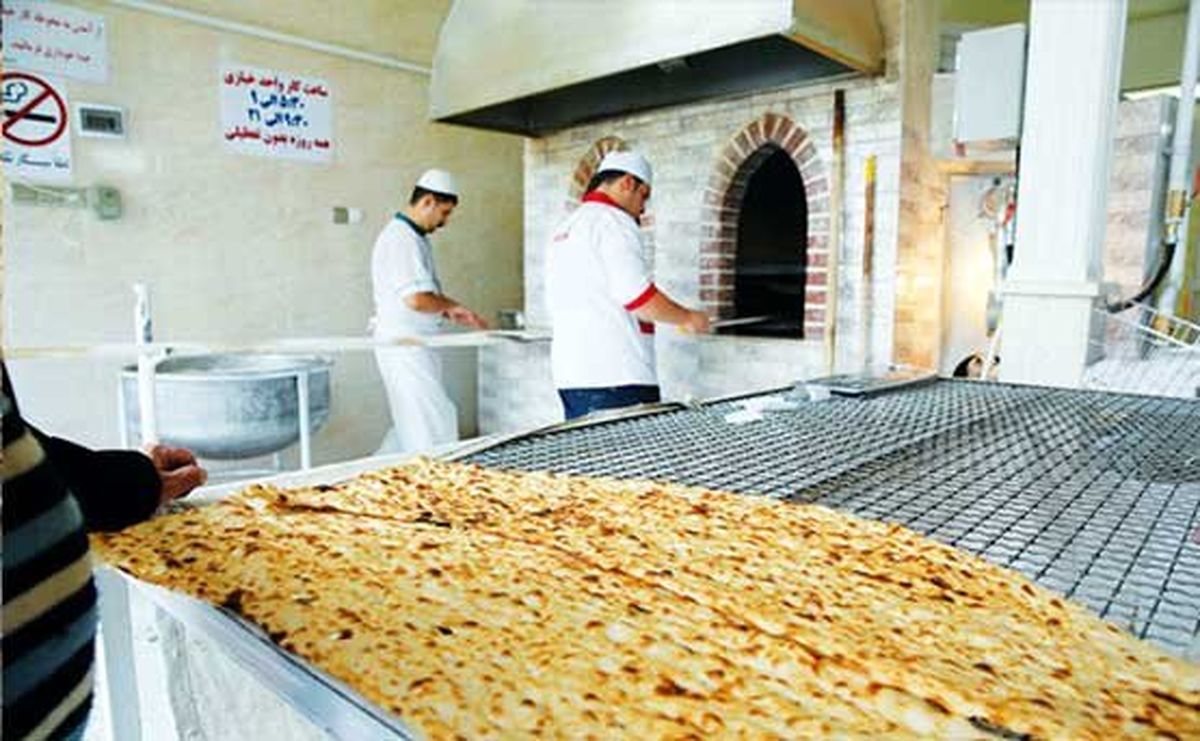 هدیه یک نانوا به کودکان/ تصویر