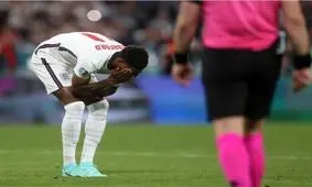 نامه رشفورد پس از تخریب تصویرش توسط هواداران نژادپرست انگلیس/ عکس