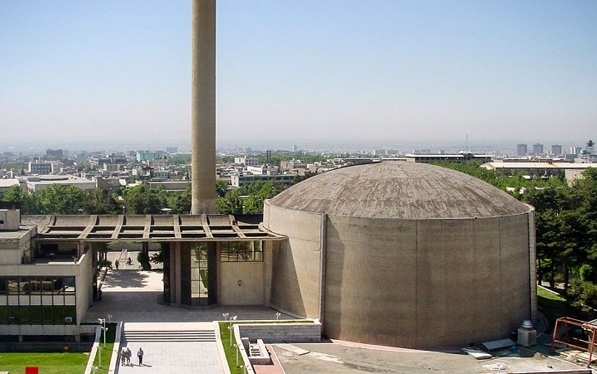 سازمان انرژی اتمی ایران؛ ارگانی علمی، در تله سیاست / برنامه هستهای ایران به کدامسو میرود؟