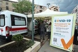 موج پنجم کرونا و صف ایرانی‌ها در ارمنستان برای تزریق واکسن