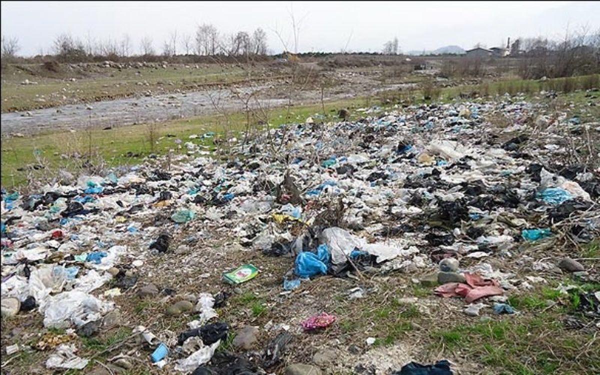 محیط زیست کاشان در محاصره پلاستیک/ ۴۰ درصد پسماندها غیرقابل بازیافت است