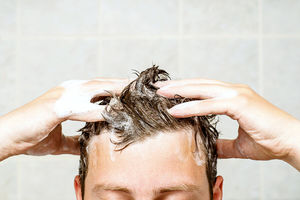 شستشوی روزانه سر، چه بلایی بر سر موهایتان می‌آورد؟