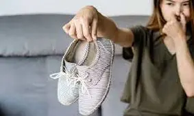 چگونه بوی بد کفش را از بین ببریم؟