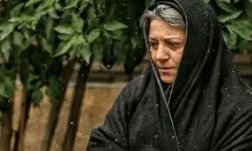 بازیگر تئاتر، باوجود فوت مادر روی صحنه رفت
