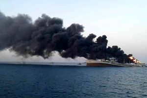 آتش گرفتن یک کشتی عراقی در آب‌های خلیج فارس