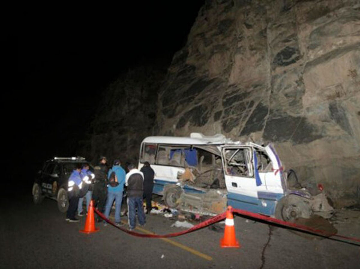 تصادف مرگبار مینی بوس با کامیون در جنوب ساحل عاج/ دست کم ۲۳ کشته