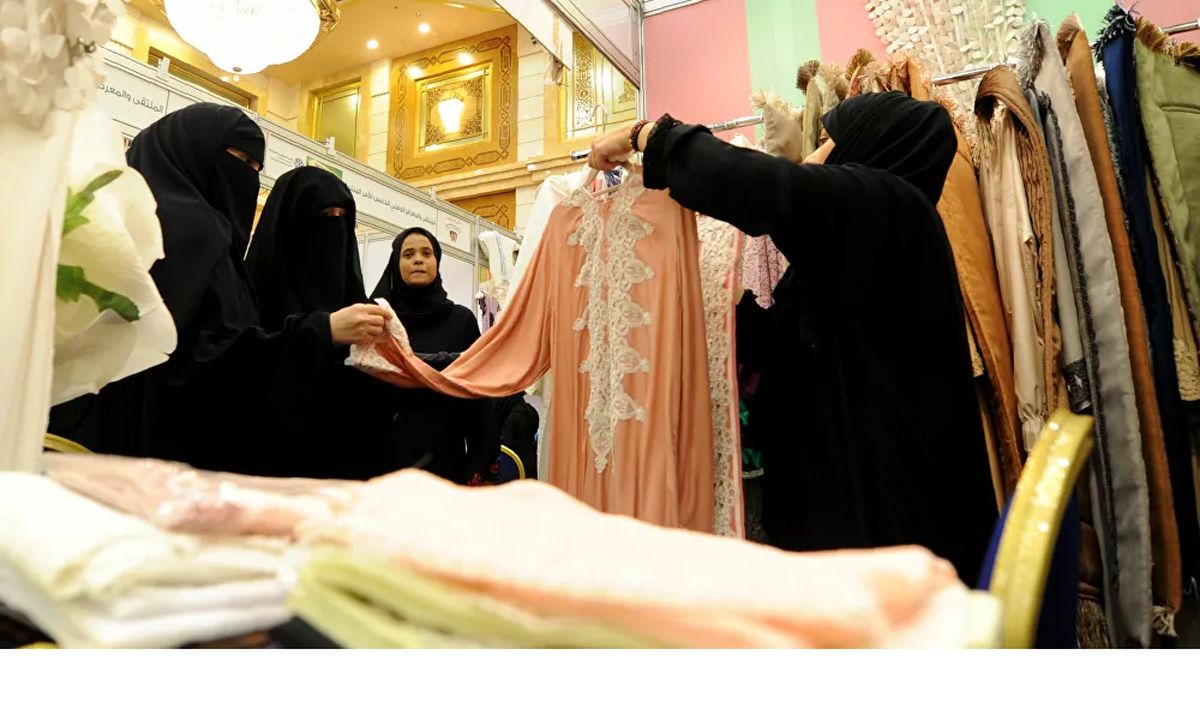 عربستان رسما مجوز باز بودن مغازه‌ها در اوقات نماز را صادر کرد
