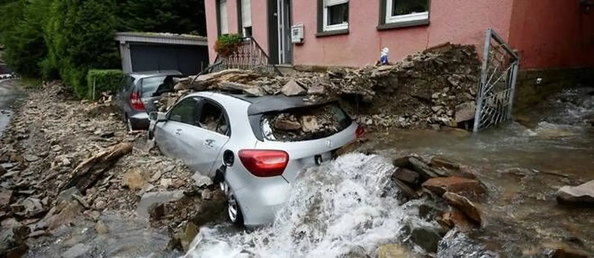تصویری آخرالزمانی از یک روستا در آلمان بعد از سیل مهیب/ عکس