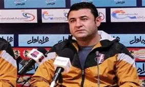 فاضلی: سپاهان تیم پرقدرتی است ولی ما دنبال گرفتن ۳ امتیاز هستیم/ برای خودمان بازی می‌کنیم نه پرسپولیس