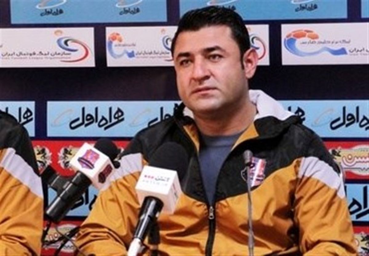 فاضلی: سپاهان تیم پرقدرتی است ولی ما دنبال گرفتن ۳ امتیاز هستیم/ برای خودمان بازی میکنیم نه پرسپولیس