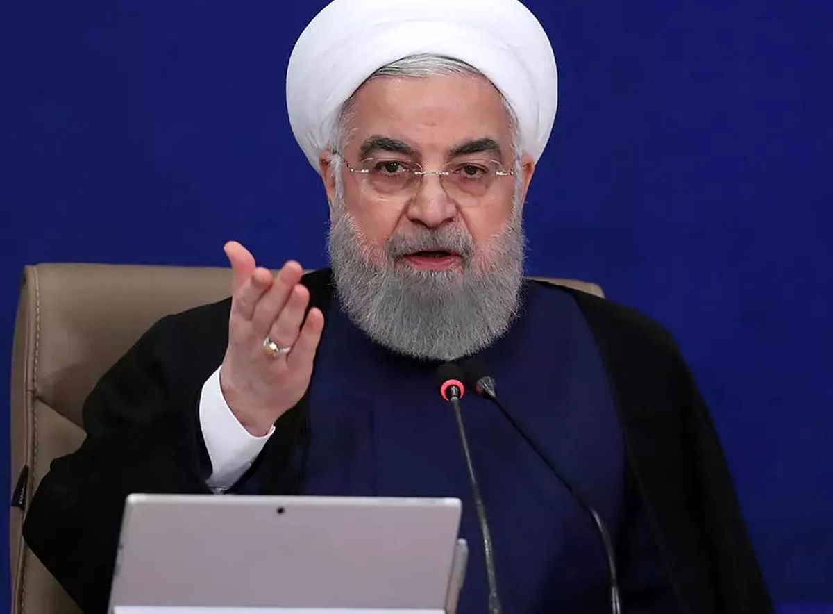 روحانی: مردم حق دارند بدانند که چه تکانه هایی موجب بروز چه مشکلاتی برای کشور شده است