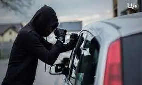 زير گرفتن پليس در مشهد/ ویدئو