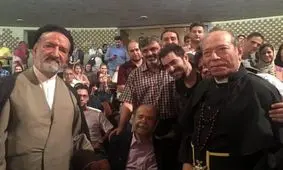 عکس یادگاری محمدعلی کشاورز کنار علی نصیریان و محمود دعایی