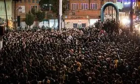 انتقاد سردبیر خبرگزاری فارس از تجمع عزادارای برخی مداحان مشهور