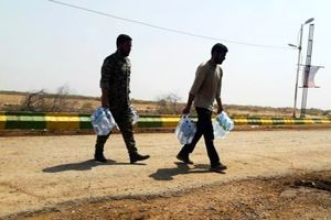 ۳۵ هزار بطری آب آشامیدنی در مناطق درگیر تنش آبی خوزستان توزیع شد