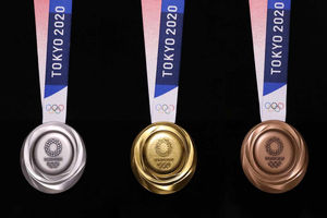 رونمایی از مدال های المپیک ۲۰۲۰ توکیو/ از ضایعات الکترونیکی ساخته شده اند/ ویدیو
