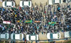 وداع تلخ مردم با خانواده پنج نفره «محمدحسین فرج نژاد»/ پیکر پژوهشگر انقلابی یزد تشییع و به خاک سپرده شد