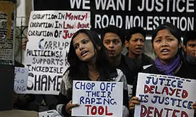 دو مرد که یک دختر دانشجو را آزار جنسی دادند دستگیر شدند/ ماجرای تجاوز وحشتناک به یک زن برای بار دوم