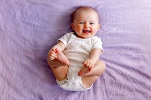 نوزادانی که شیر مادر می‌ خورند در  کودکی فشار خون سالم تری دارند