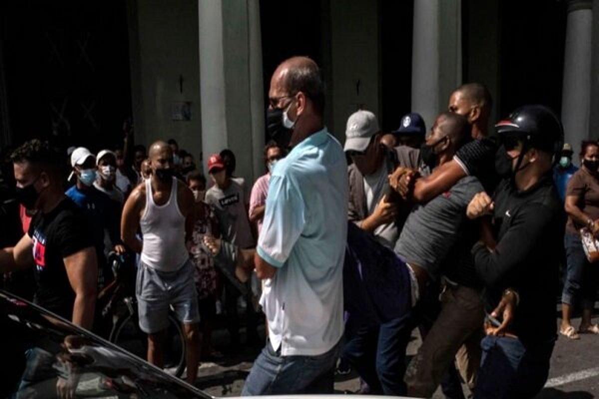 پشت پرده حمایت آمریکا از اعتراضات کوبا در مستند «۱۰ دقیقه»