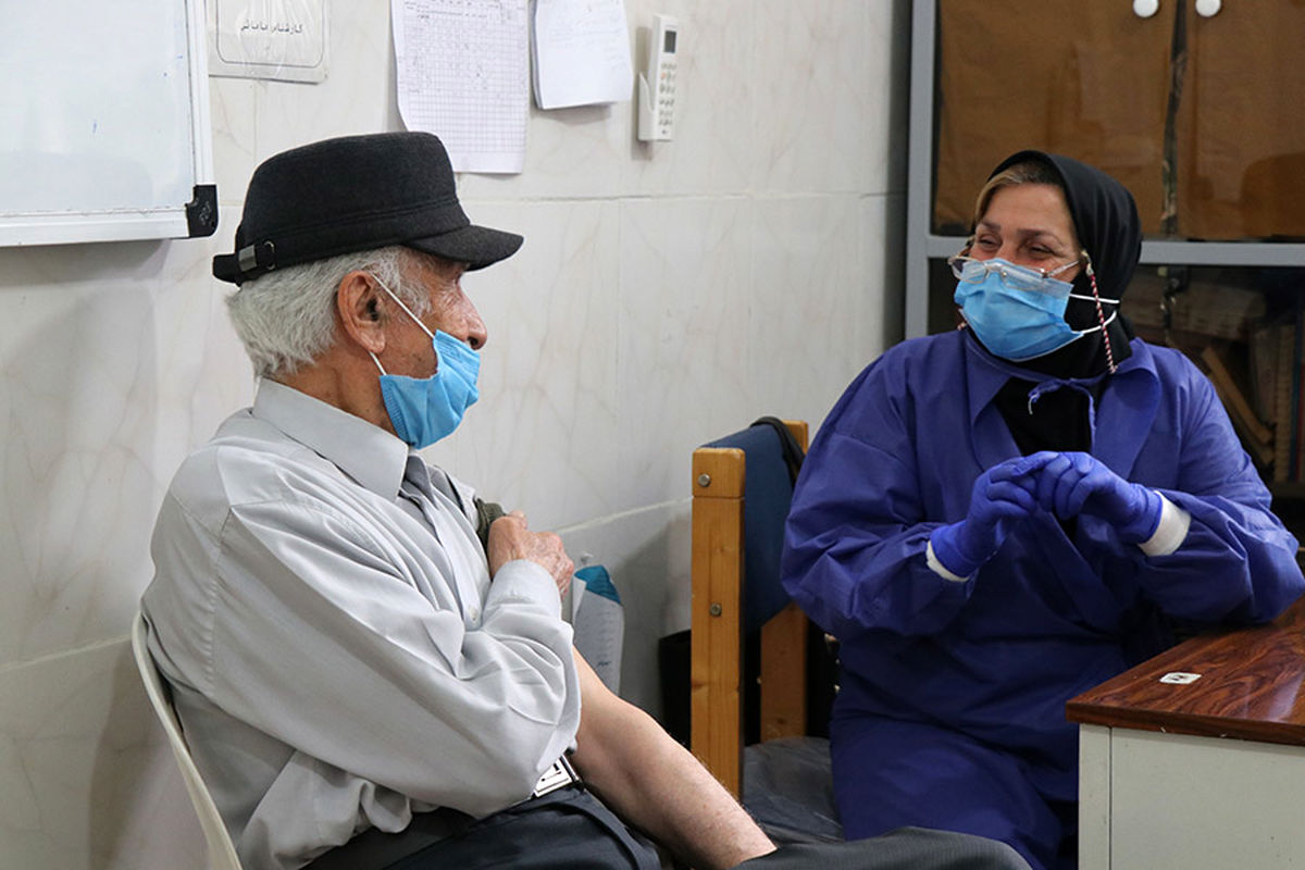 ۷۰ ساله‌ های جامانده بدون نوبت واکسن دریافت می‌کنند