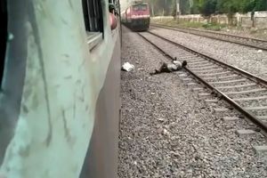 خودکشی ناموفق روی ریل راه آهن در نزدیکی تهران