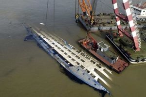جزئیات واژگونی یک کشتی چینی با ۷۰ سرنشین