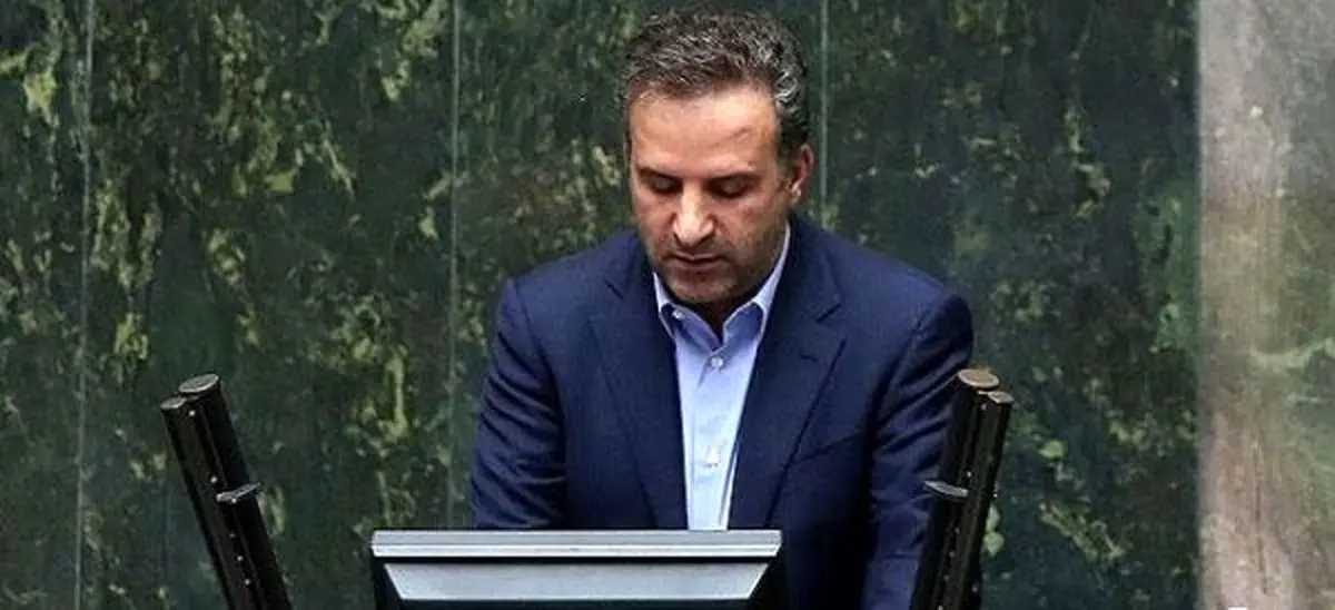 شعر خوانی نماینده همشهری حافظ و سعدی برای ظریف