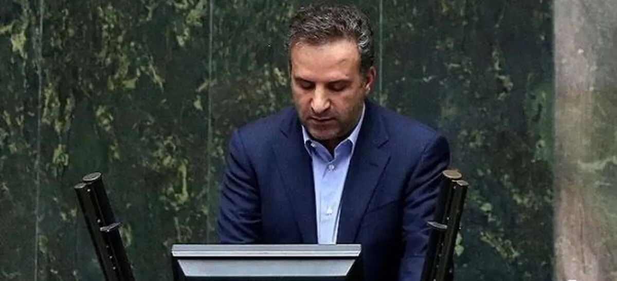 شعر خوانی نماینده همشهری حافظ و سعدی برای ظریف