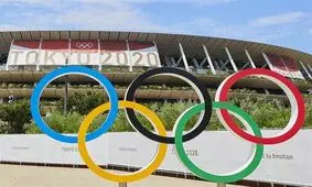 شادی زایدالوصف و عجیب مربی استرالیایی بعد از کسب مدال طلای شنا ۴۰۰ متر زنان/ ویدئو