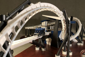 ساخت ۹۰۰ ساعتی یک ترن هوایی مینیاتوری خودکار با ۳۰۰۰ قطعه مجزا/ تصاویر