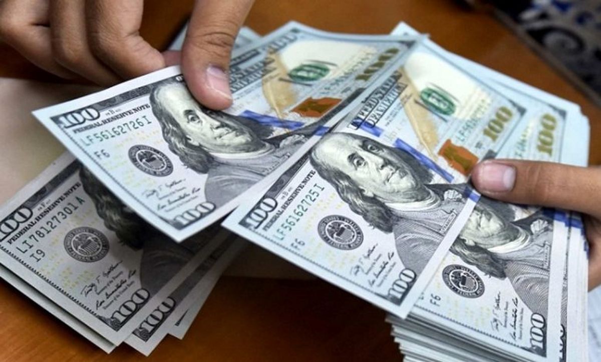 دلار چرا درجا میزند؟