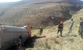 سقوط مرگبار یک تانکر در جاده دشت ارژن به شیراز