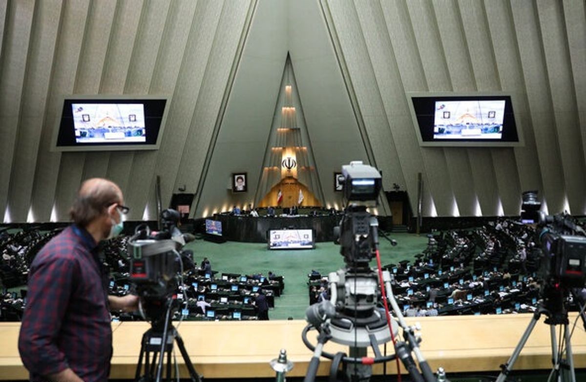 مراسم تحلیف ۶ منتخب میان دورهای مجلس برگزار شد