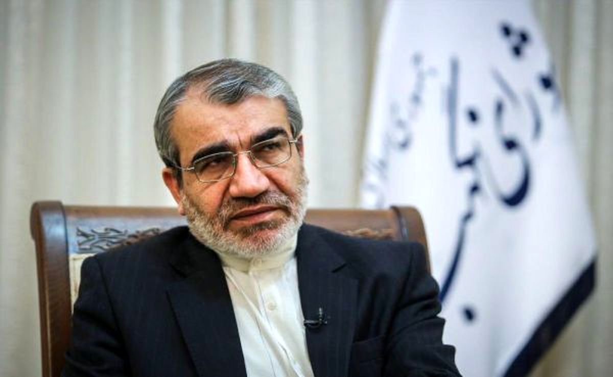 کدخدایی: از طریق دکتر الهام به احمدینژاد پیغام دادیم که انصراف دهد
