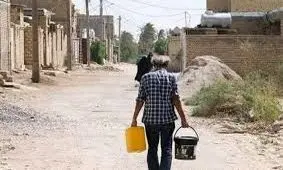 این دختر آب می‌خواهد و آن مسئول، خواب!