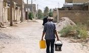 این دختر آب می‌خواهد و آن مسئول، خواب!